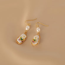Load image into Gallery viewer, Flower Women Earrings Retro  Elegant Pearl Flower