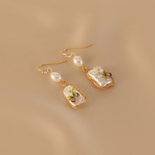 Load image into Gallery viewer, Flower Women Earrings Retro  Elegant Pearl Flower