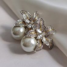 Load image into Gallery viewer, Huitan Gorgeous Flower Imitation Pearl Earrings Women Luxury Inlaid Sparkling CZ Stone Fashion Wedding Jewelry Wholesale Lots