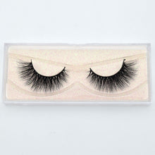 Load image into Gallery viewer, 3D reusable handmade mink Eyelashes 100% Cruelty free Lashes