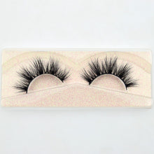Load image into Gallery viewer, 3D reusable handmade mink Eyelashes 100% Cruelty free Lashes