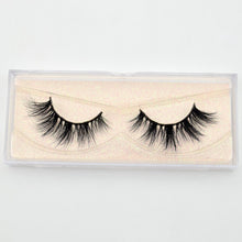Load image into Gallery viewer, 3D reusable handmade mink Eyelashes 100% Cruelty free Lashes