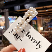 Load image into Gallery viewer, Woman elegant geometric pearl hairpins and hair clips