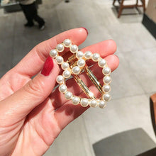 Load image into Gallery viewer, Woman elegant geometric pearl hairpins and hair clips