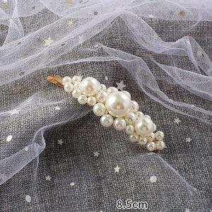 Woman elegant geometric pearl hairpins and hair clips