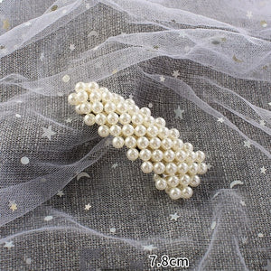 Woman elegant geometric pearl hairpins and hair clips