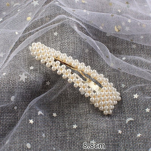 Woman elegant geometric pearl hairpins and hair clips