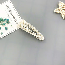 Load image into Gallery viewer, Hand made pearl Hair Clip