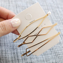 Load image into Gallery viewer, Hand made pearl Hair Clip