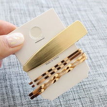 Load image into Gallery viewer, Hand made pearl Hair Clip