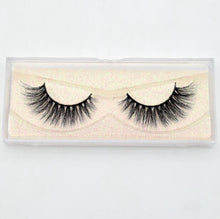 Load image into Gallery viewer, 3D reusable handmade mink Eyelashes 100% Cruelty free Lashes