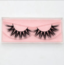Load image into Gallery viewer, 3D reusable handmade mink Eyelashes 100% Cruelty free Lashes