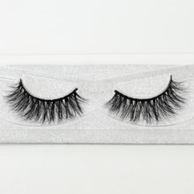 Load image into Gallery viewer, 3D reusable handmade mink Eyelashes 100% Cruelty free Lashes