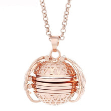 Load image into Gallery viewer, 4 Photo memory pendant Locket Necklace