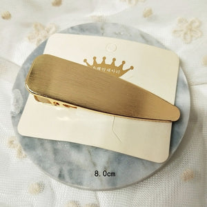 Woman elegant geometric pearl hairpins and hair clips