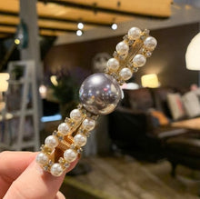 Load image into Gallery viewer, Woman elegant geometric pearl hairpins and hair clips