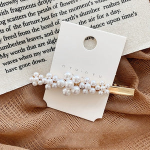 Woman elegant geometric pearl hairpins and hair clips