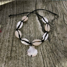 Load image into Gallery viewer, Vintage  Gold /silver shells, sequins and  beads anklet