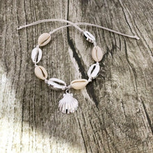 Load image into Gallery viewer, Vintage  Gold /silver shells, sequins and  beads anklet
